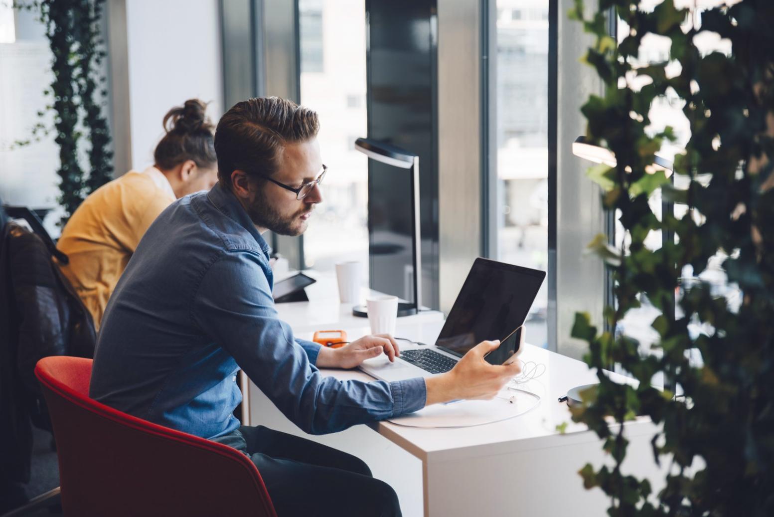 Teilnehmer bei einer praktischen Übung zur Führungskommunikation